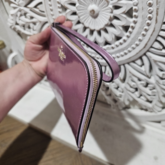 Kate Spade Lavender/Pink Sparkle Wristlet/Wallet W/Zipper Closure - Picture 6 of 7